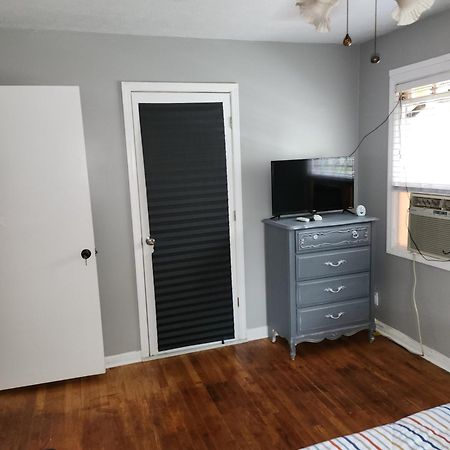 Quiet Comfort Room Near Shopping And Attractions 파예트빌 외부 사진