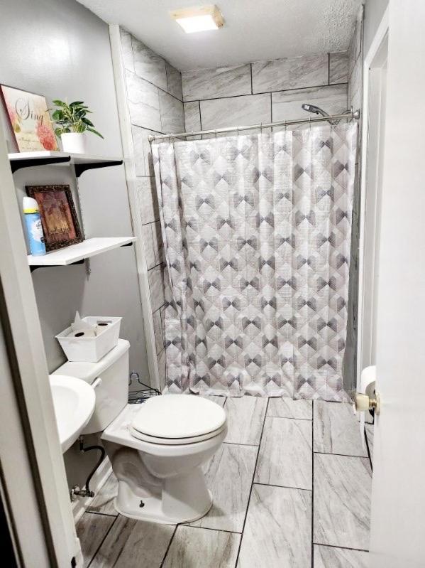 Quiet Comfort Room Near Shopping And Attractions 파예트빌 외부 사진